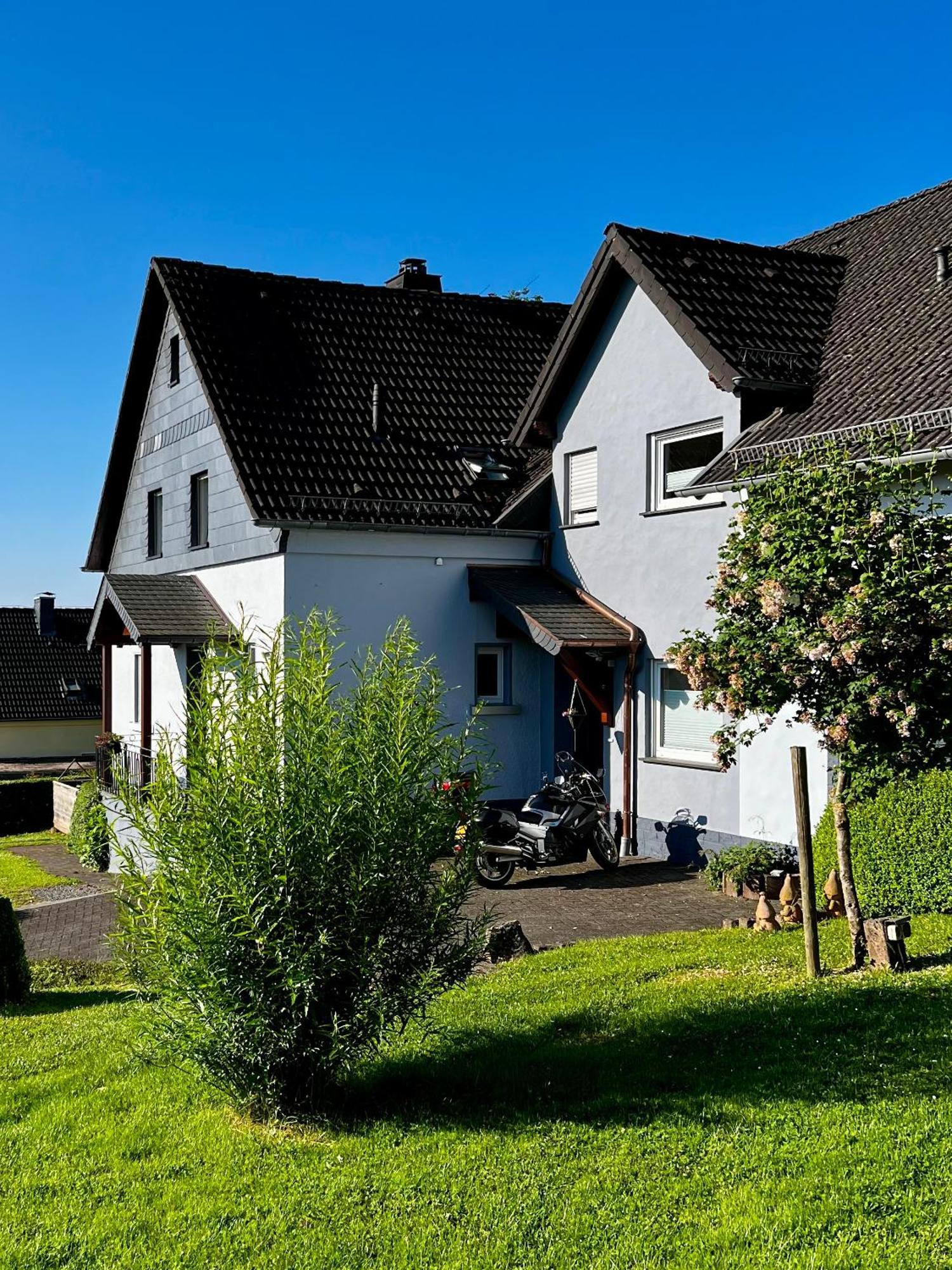 Deine-Eifel-Ferienwohnung Feusdorf Exterior photo